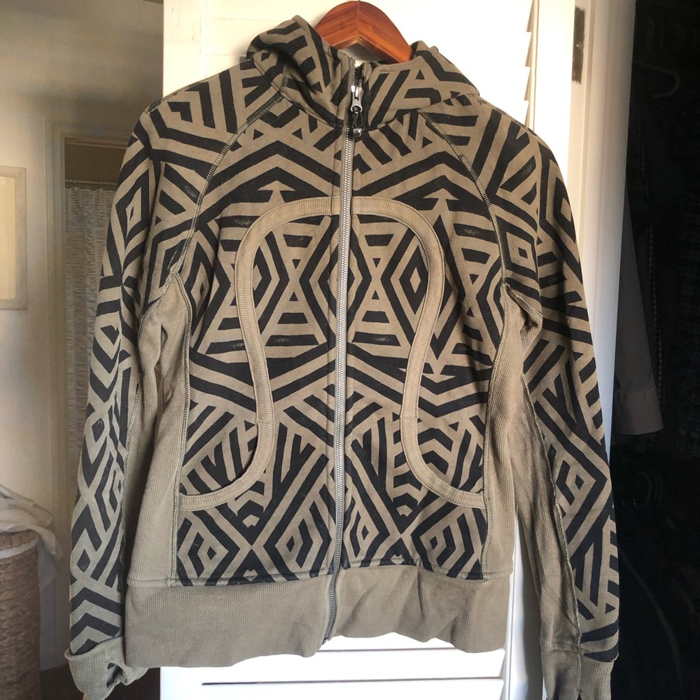 Lululemon Scuba Hoodie Black Army Green Size 8